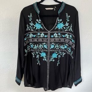 Soft Surroundings Floral Embroidered Long Sleeve Medium